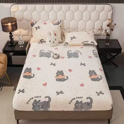 Cearsaf CoCoLiNo, JoJo Home, cu Elastic, 180x200x25cm, 2 fete de perne, 50x70cm, Crem, Pisicute