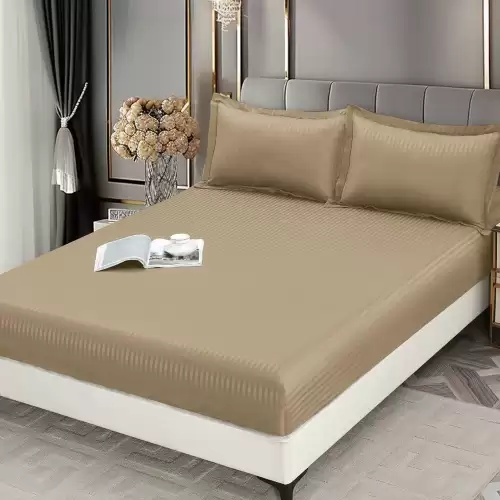 Cearsaf cu Elastic 180x200 cm Damasc Finetat, 70% Bumbac, si 2 Fete de Perna 50x70 cm, Bej