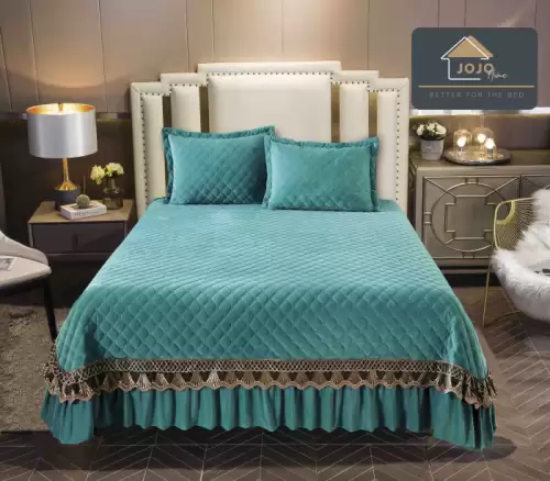 Cuvertura Pat 2 Persoane Catifea de Lux , Set 3 Piese Elegante