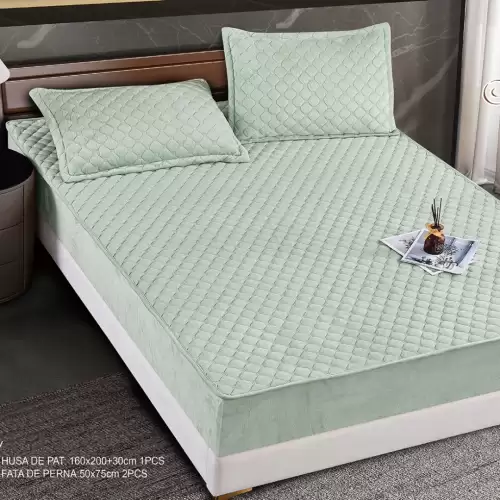 Husa Matlasata Tip Topper din Catifea 160x200cm, cu 2 Fete de Perna 50x70cm -  Somn Odihnitor si Sustinere pentru Spate, Verde salvie