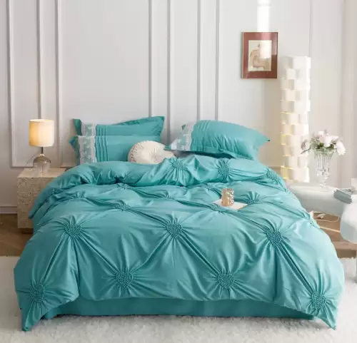 Lenjerie de Pat Premium, JOJO HOME, Finet Soft Touch, cu Inimioare din Pliuri Brodate, si Dantela Delicata, 6 Piese, Nesifonabila si Durabila, Bleu