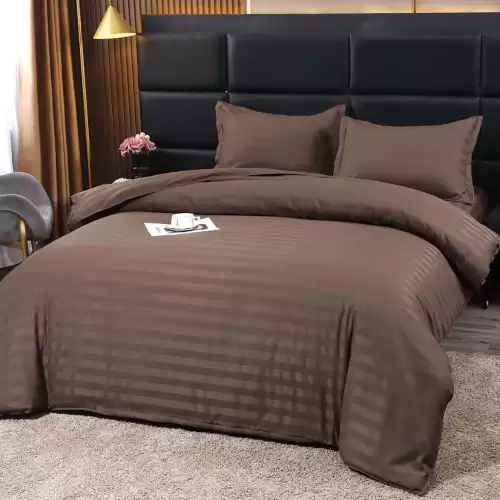 Lenjerie HoReCa, pat dublu, Damasc Finetat Deluxe cu Elastic, 4 piese, Maro Ciocolata