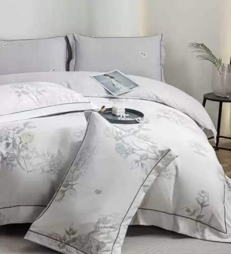 Lenjerie pat dublu, FINET DeLuxe, 6 piese, cu ELASTIC, Jojo Home, Cutie Eleganta, Gri, Flori