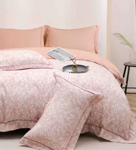 Lenjerie pat dublu, FINET DeLuxe, 6 piese, cu ELASTIC, Jojo Home, Cutie Eleganta, Roz, Frunzulite