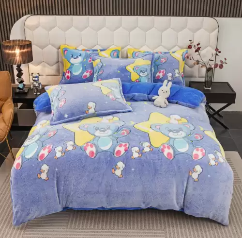 Lenjerie pat dublu, Super Pufoasa COCOLINO,cu ELASTIC, 4 piese, Jojo Home, Albastru, Stelute si Ursuleti