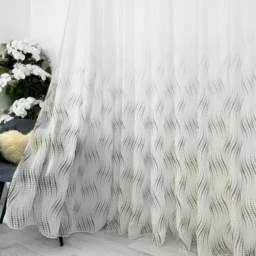 Perdea din Voal imprimat, Alb cu buline Bej si Maro, 140cm latime x 260cm inaltime, cu rejansa pt bara