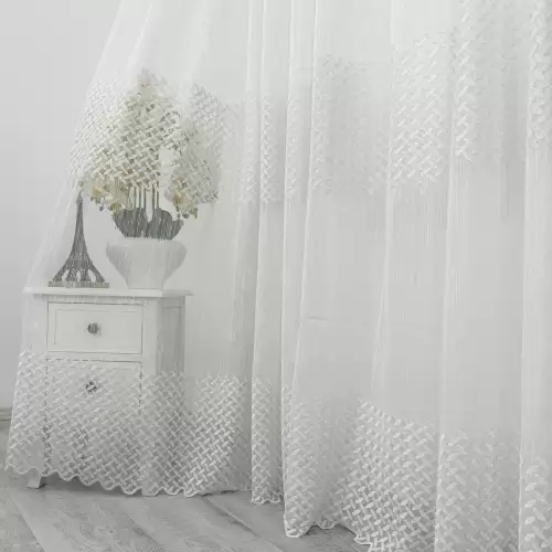 Perdea Teresa din Tulle cu Broderie, model elegant, Alb, 140cm latime x 260cm inaltime, cu rejansa pt bara