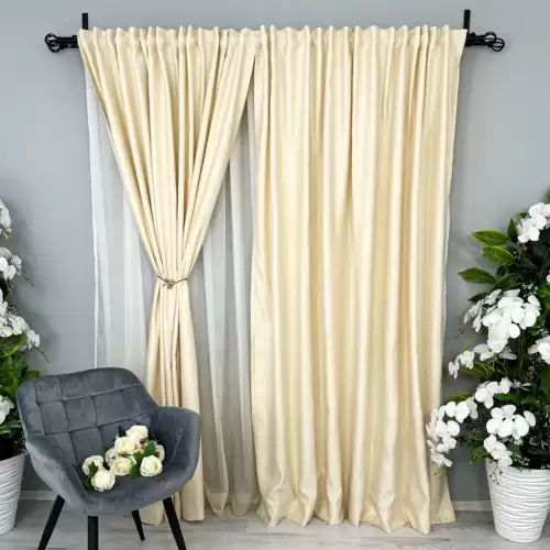 Set 2 Draperii Soft Touch, cu Aspect Fin si Tenta Satinata, 140cm latime x 260cm inaltime, cu TIV LAT, Crem