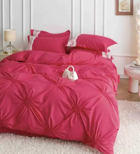 Set Lenjerie Pat Dublu 6 Piese din Bumbac Soft Touch , Pliuri Brodate cu Inimioare