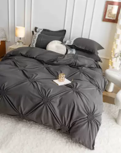 Set Lenjerie Pat Dublu 6 Piese din Bumbac Soft Touch , Pliuri Brodate cu Inimioare