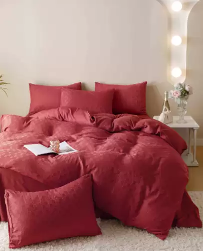 Set Lenjerie Pat Dublu 6 Piese din Jacquard Finetat, Lux si Confort